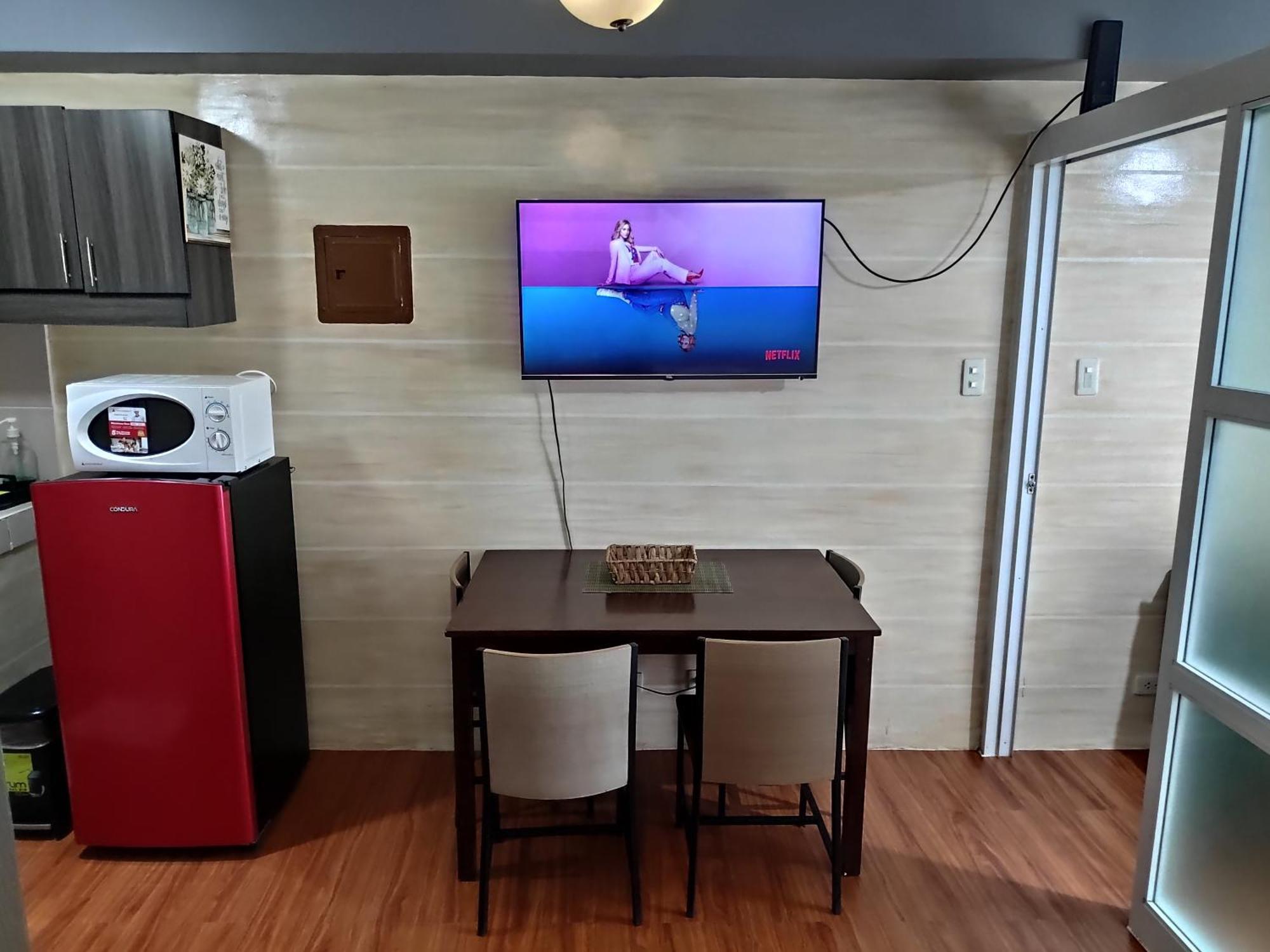 Tagaytay Staycation By Naya And Darla W Free Swimming Pool, Wifi & Netflix Tagaytay City Zewnętrze zdjęcie