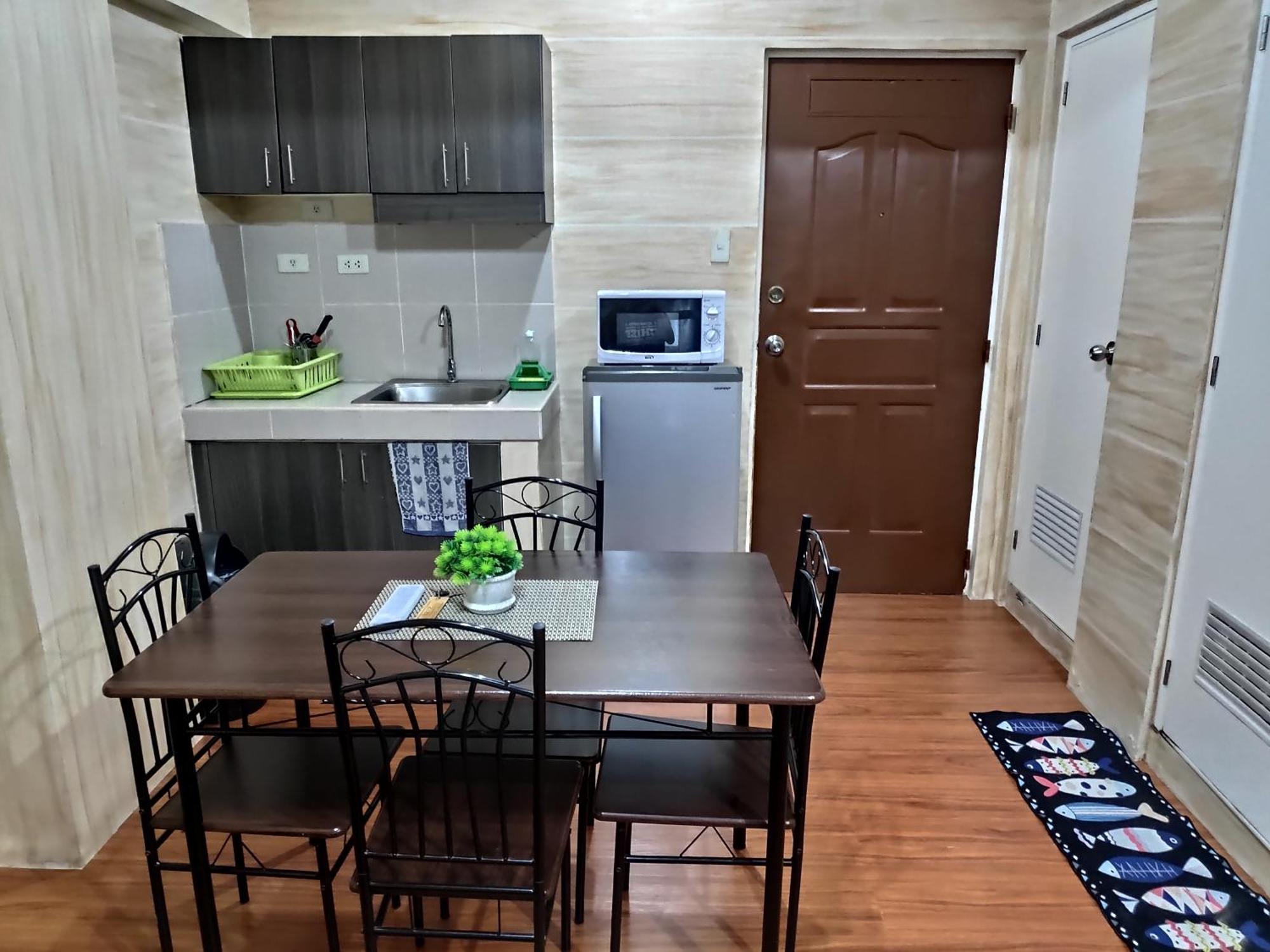 Tagaytay Staycation By Naya And Darla W Free Swimming Pool, Wifi & Netflix Tagaytay City Zewnętrze zdjęcie